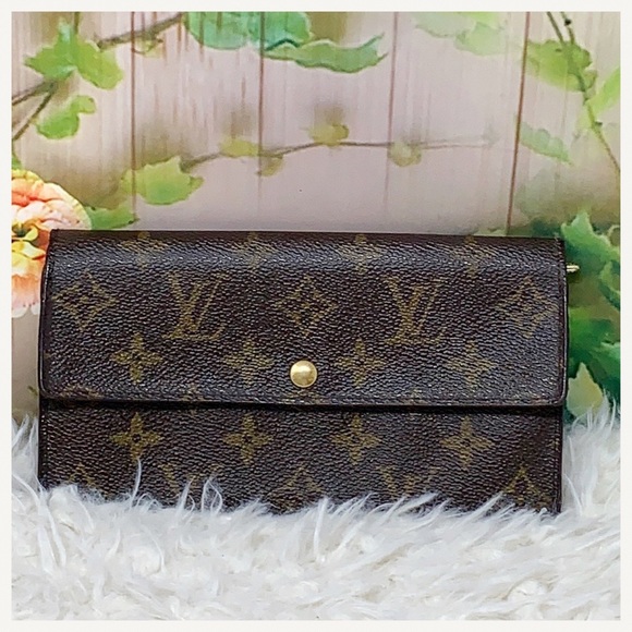 Louis Vuitton Handbags - Authentic Louis Vuitton Monogram Sarah Wallet